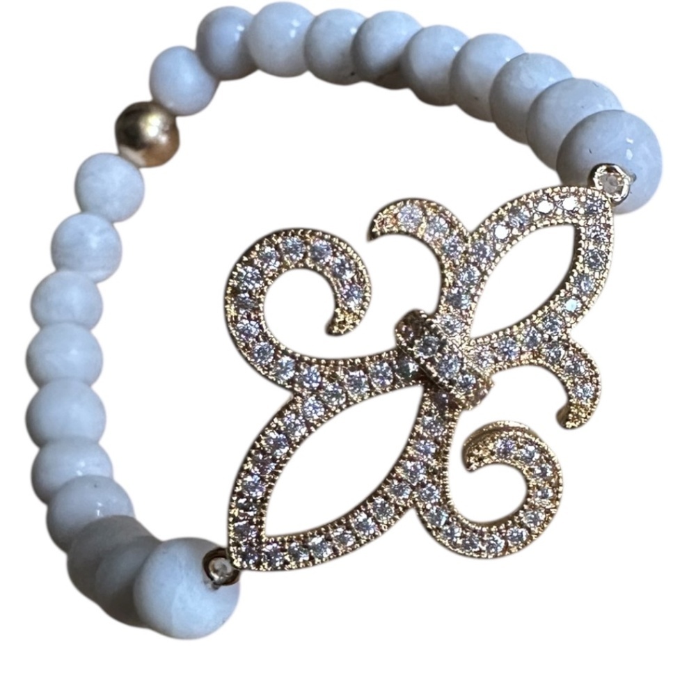 Matte 6mm Jasper Stretch Bracelet - Glacier White w/ Gold Fleur-de-Lis Connector